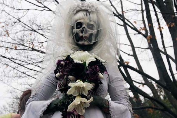 Hình ảnh cô dâu ma thật đáng sợ