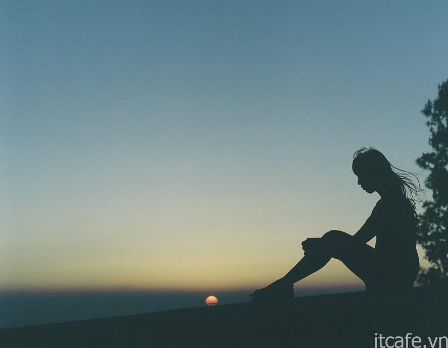TOP 50 Hình ảnh buồn cô đơn ngồi một mình tâm trạng nhất